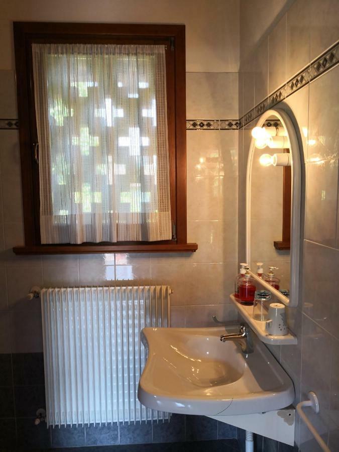 Trattoria Bar Oasi Hotell Pocenia Eksteriør bilde