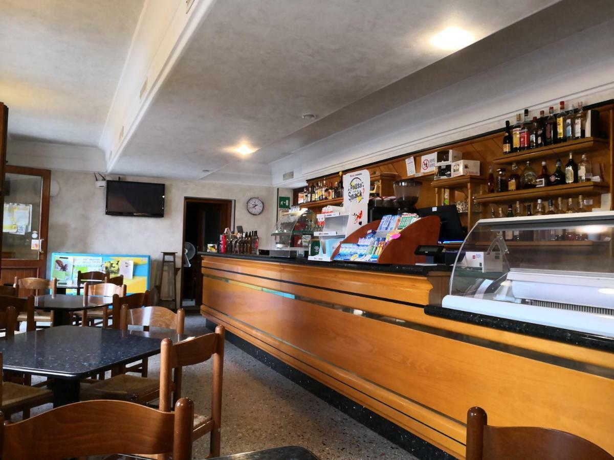 Trattoria Bar Oasi Hotell Pocenia Eksteriør bilde